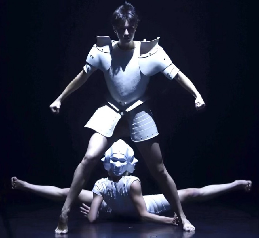 Copie de Copie de Metamorphoses - Théatre du Corps - Photo Ambre Flaux (2).jpg